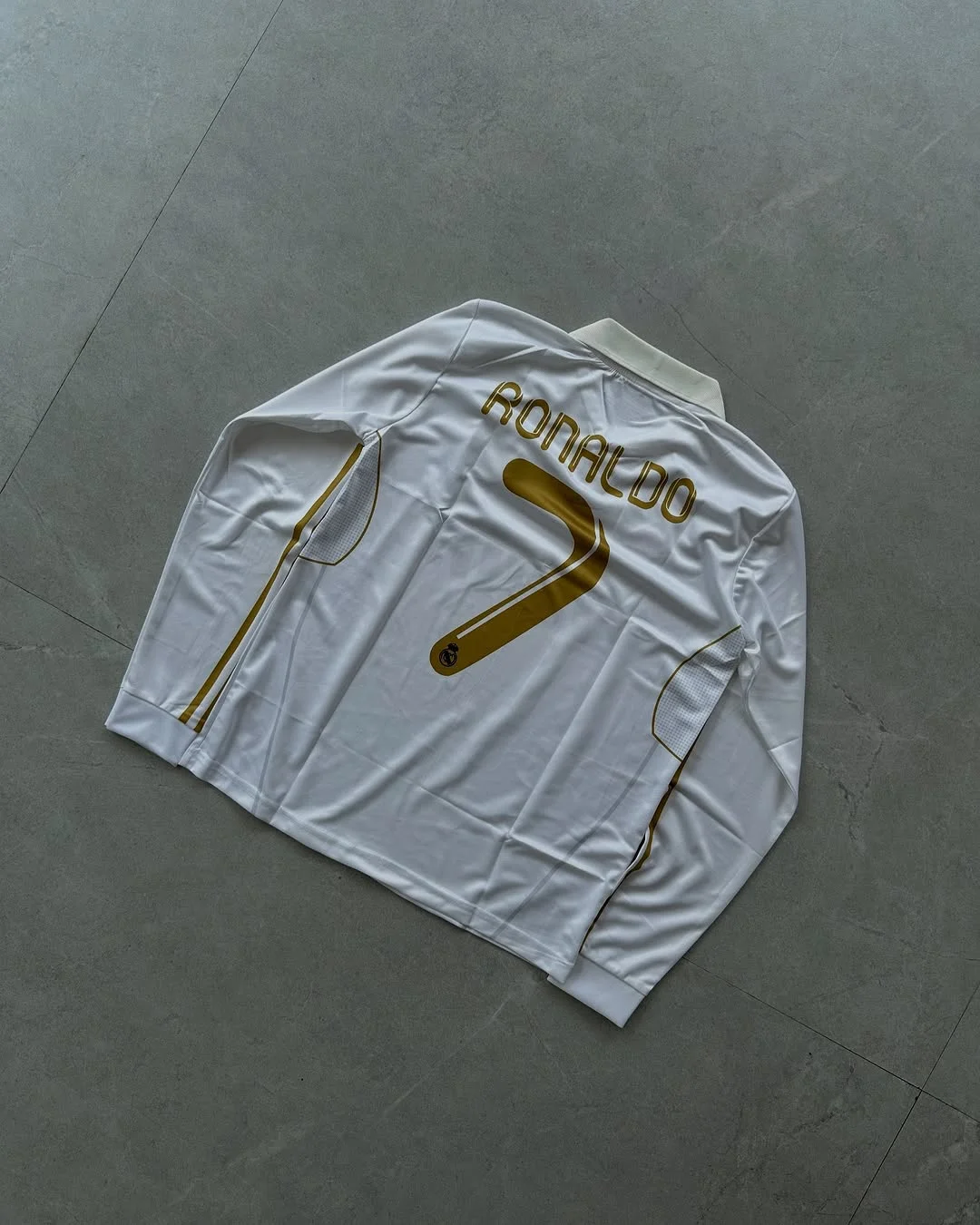 REAL MADRID RETRO 2011-12 HOME COLLAR FULL SLEEVE RONALDO ( EMBROIDERY LOGOS)
