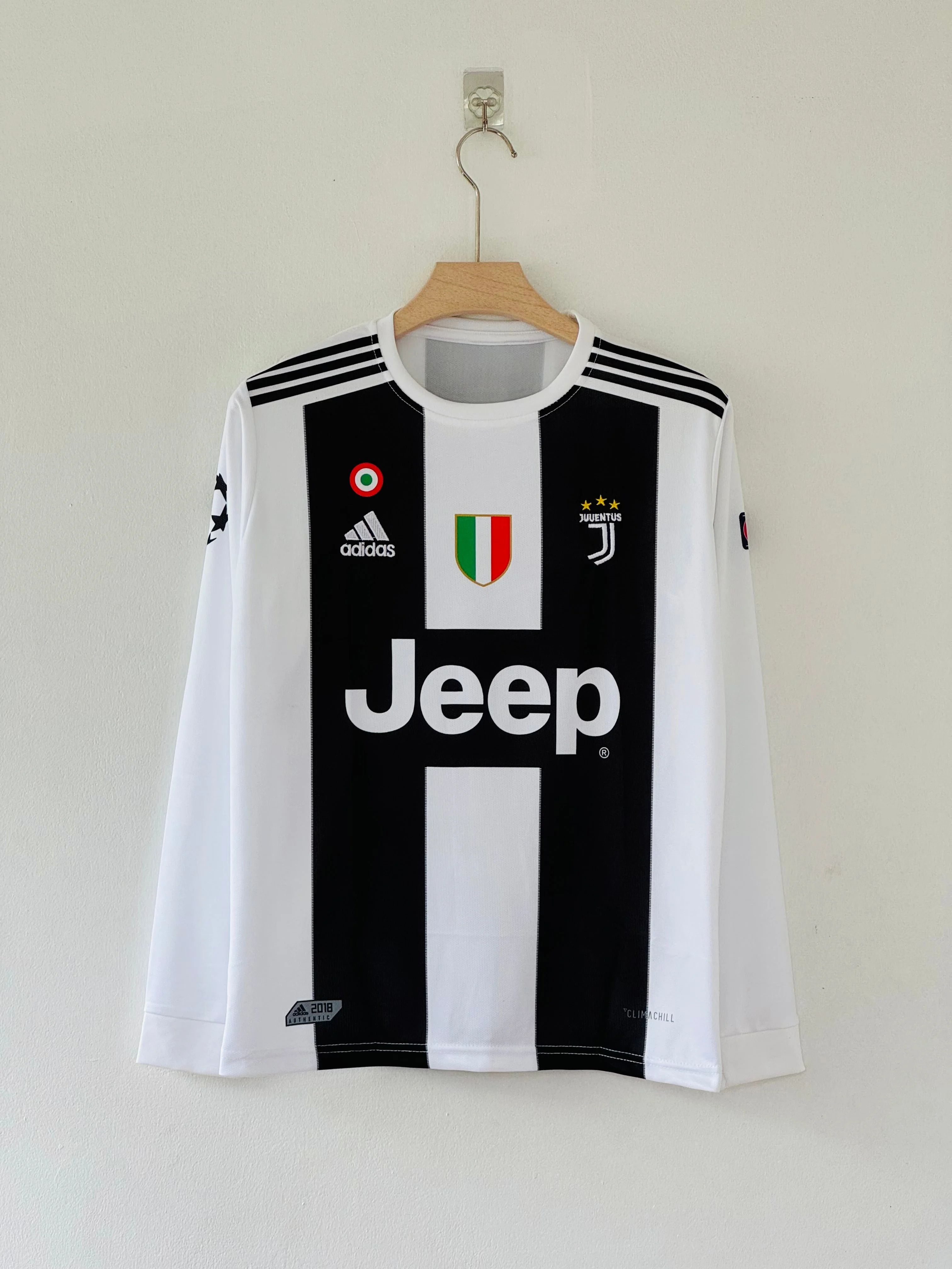 JUVENTUS RETRO 2018-19 HOME KIT FULL SLEEVE RONALDO (EMBROIDERY LOGOS)