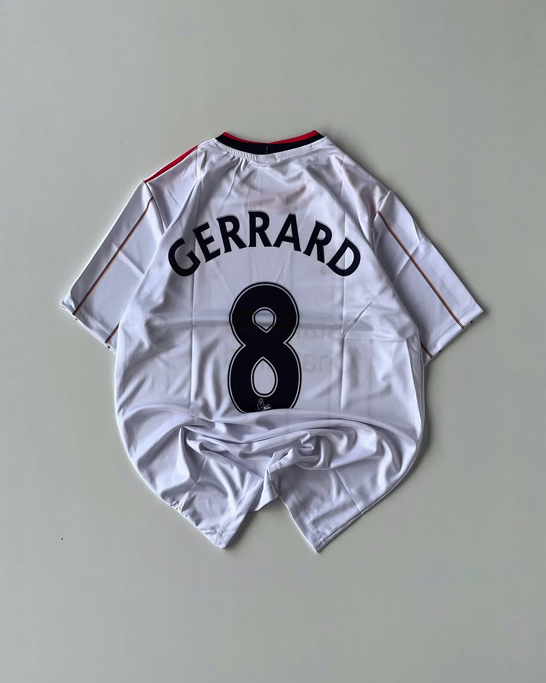 LIVERPOOL RETRO 2010-11 AWAY KIT GERRARD 