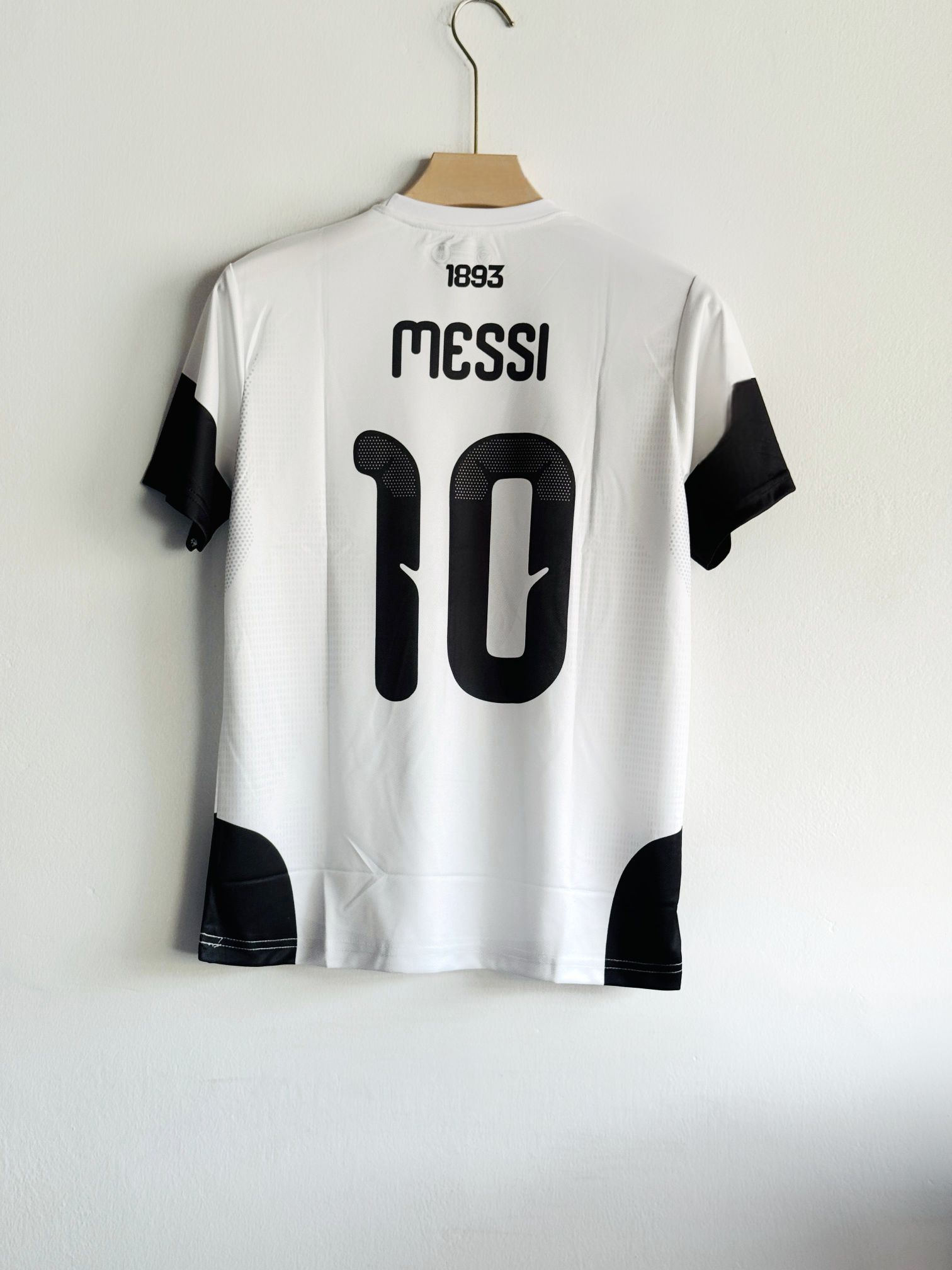ARGENTINA 2025 TRAINING KIT MESSI (EMBROIDERY LOGOS)
