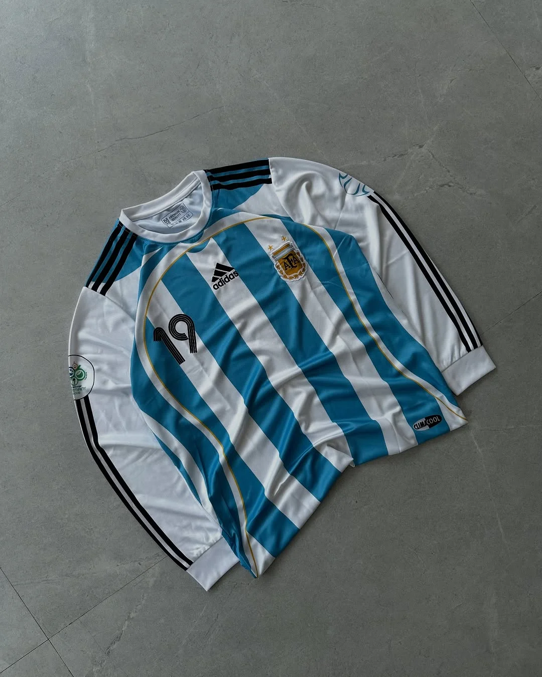 ARGENTINA RETRO 2006-07 FULL SLEEVE MESSI (EMBROIDERY LOGOS)