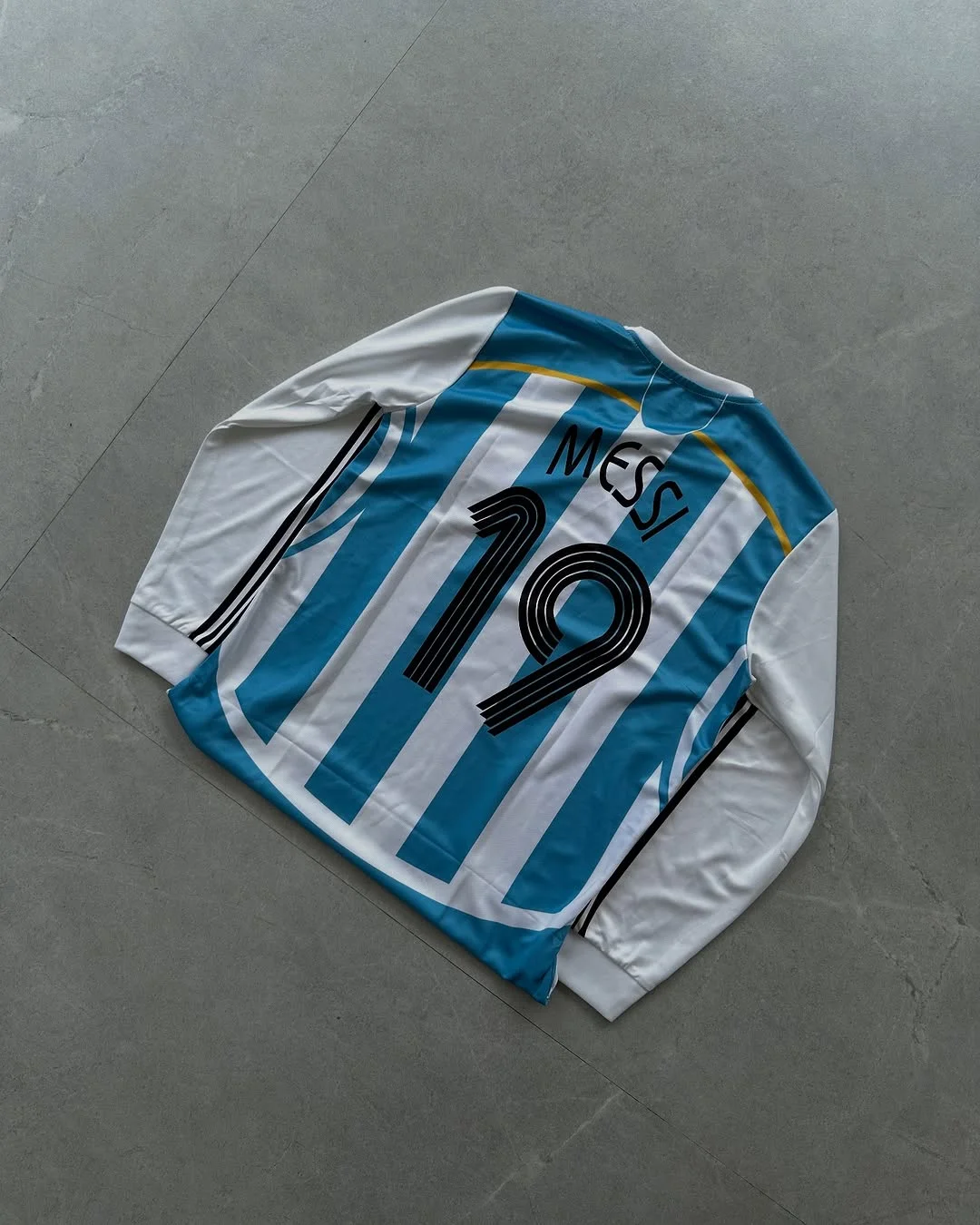 ARGENTINA RETRO 2006-07 FULL SLEEVE MESSI (EMBROIDERY LOGOS)