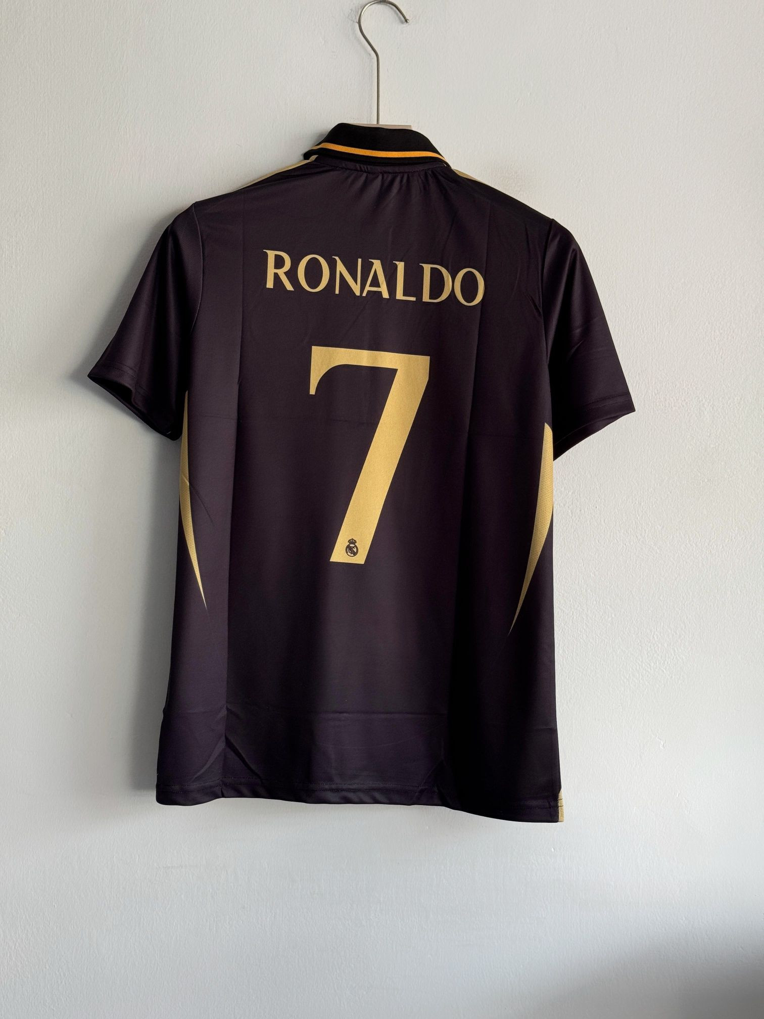 REAL MADRID SPECIAL EDITION KIT COLLAR RONALDO (EMBROIDERY LOGOS)