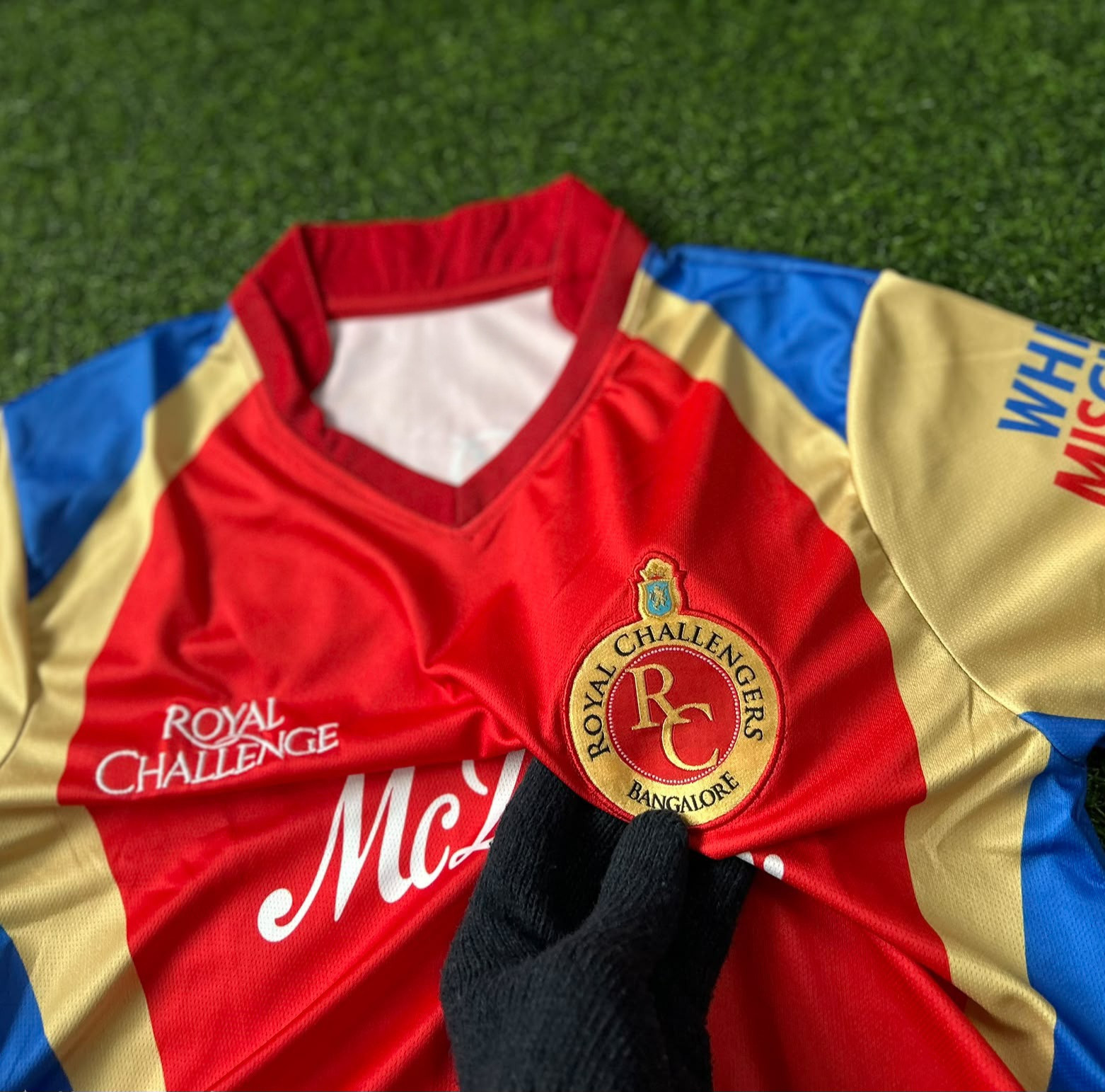 ROYAL CHALLENGERS BENGALURU 2011 IPL RETRO HOME KIT VIRAT KOHLI (EMBROIDERY LOGOS)
