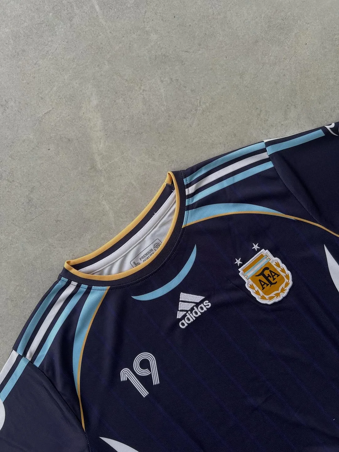 ARGENTINA RETRO 2006 AWAY MESSI (EMBROIDERY LOGOS)