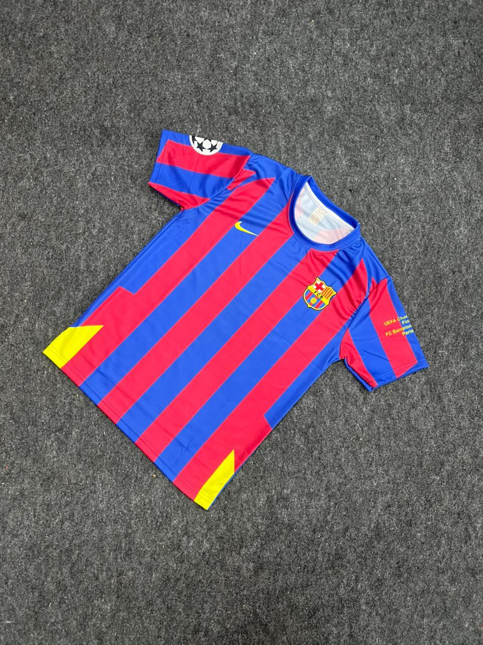 BARCELONA RETRO 2005-06 HOME KIT RONALDINHO 