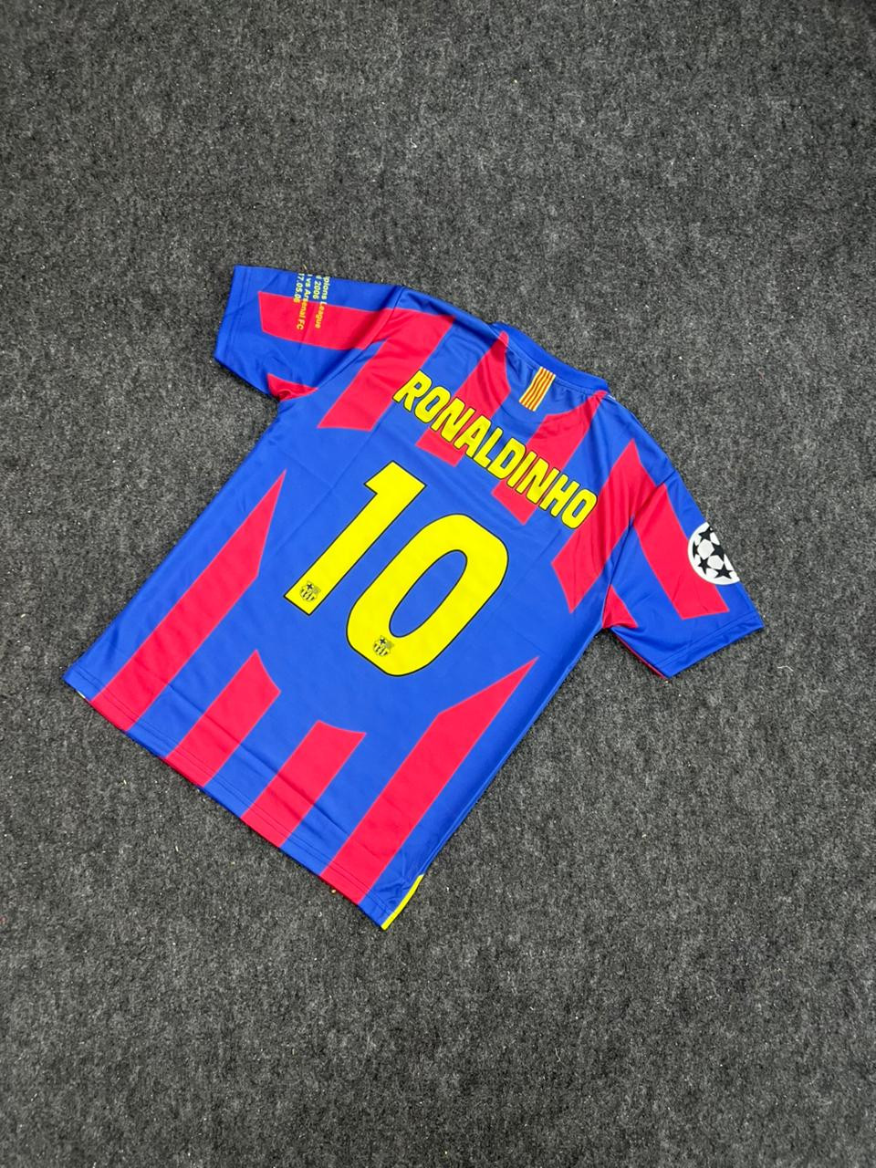 BARCELONA RETRO 2005-06 HOME KIT RONALDINHO 