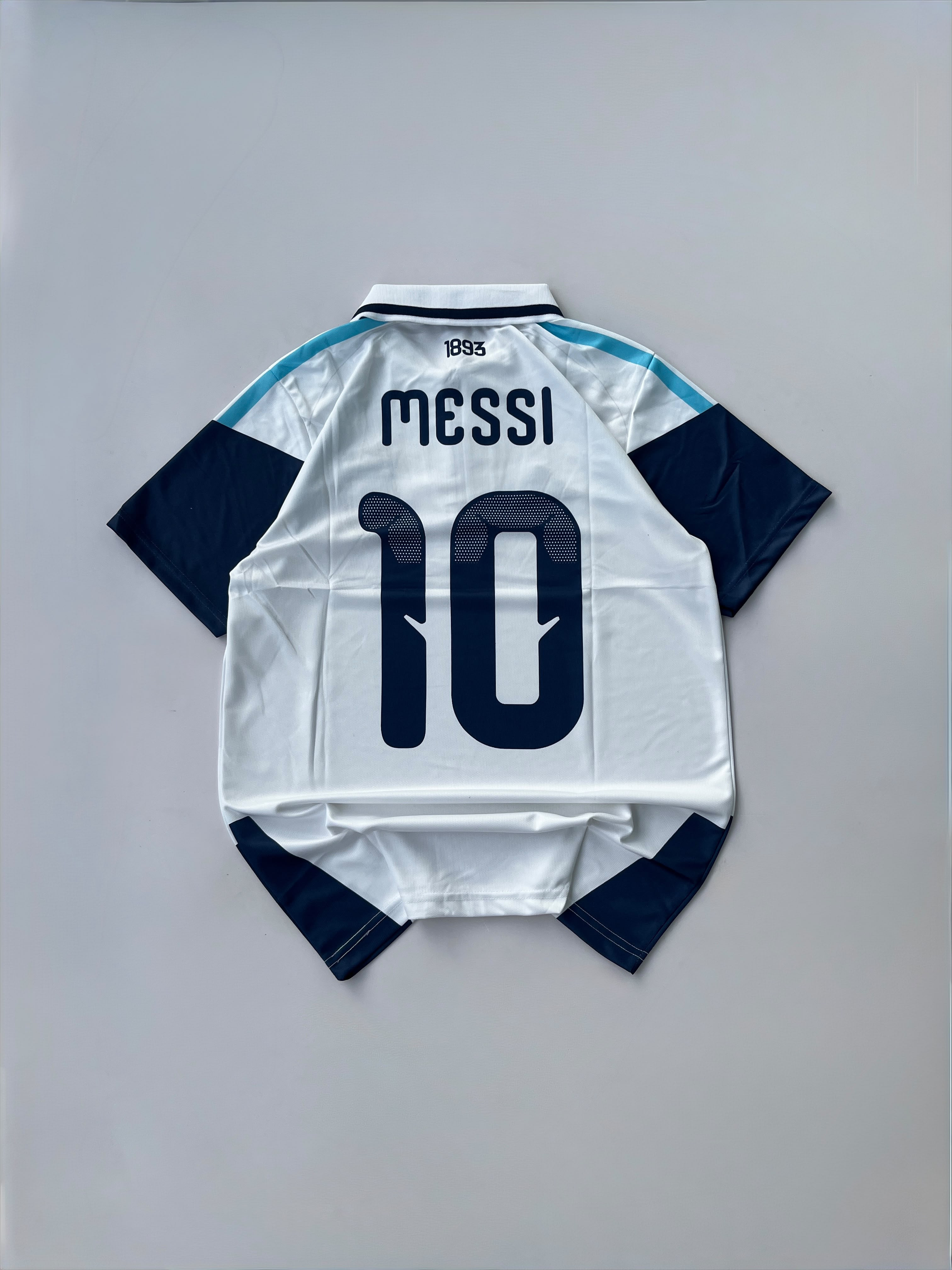 ARGENTINA 2026 WORLD TRAVELING KIT POLO MESSI (EMBROIDERY LOGOS)