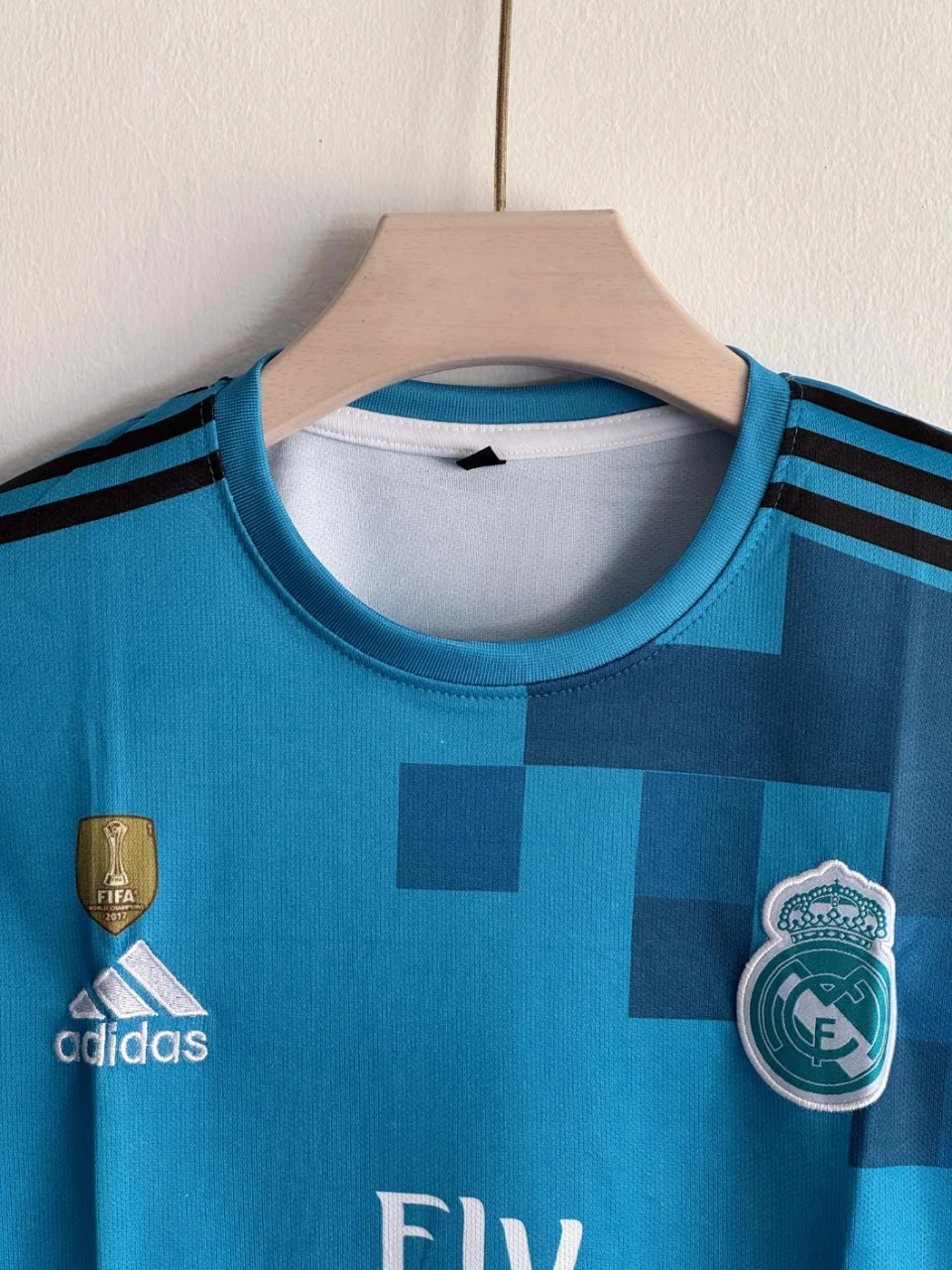 REAL MADRID RETRO 2016-17 THIRD RONALDO (EMBROIDERY LOGOS)