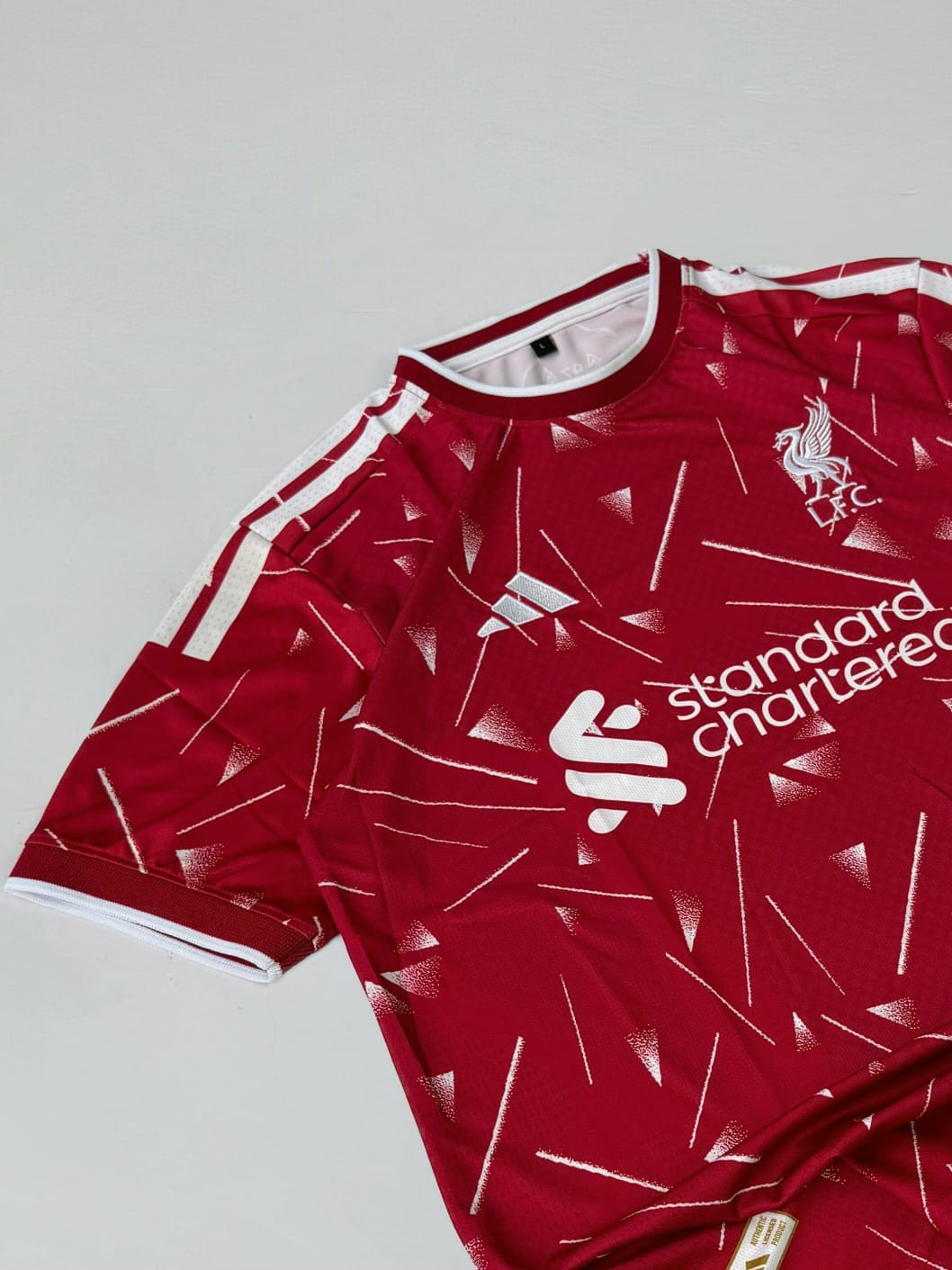 LIVERPOOL 2026-27 HOME KIT SZOBOSZLAI (EMBROIDERY LOGOS)