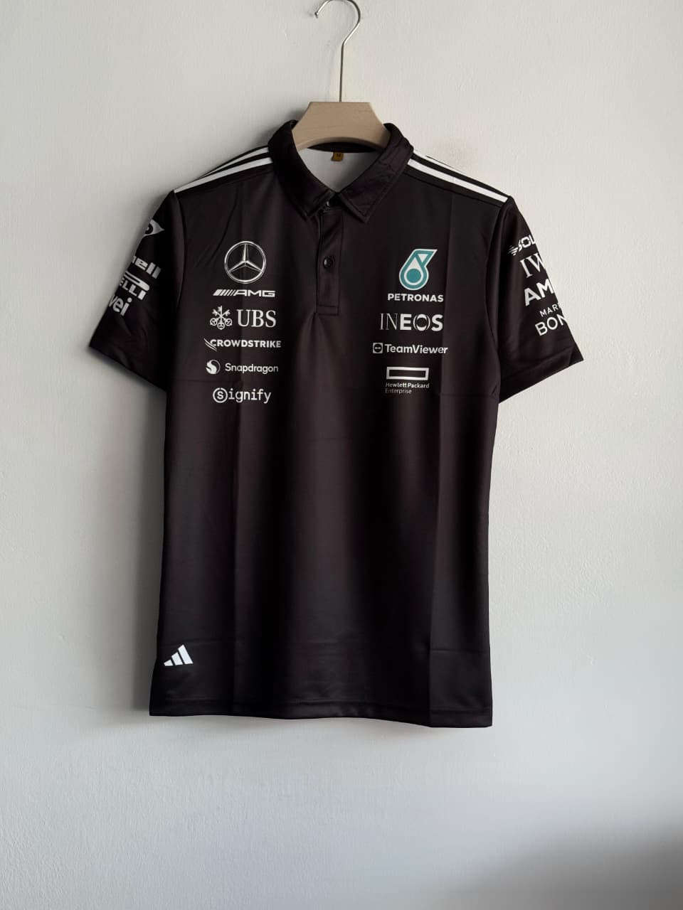 F1 MERCEDES PETRONAS BLACK COLLAR PREMIUM  