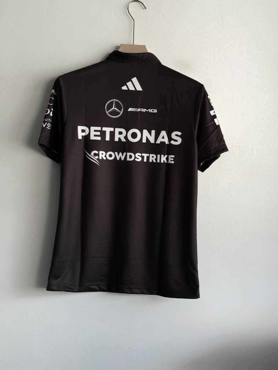 F1 MERCEDES PETRONAS BLACK COLLAR PREMIUM  