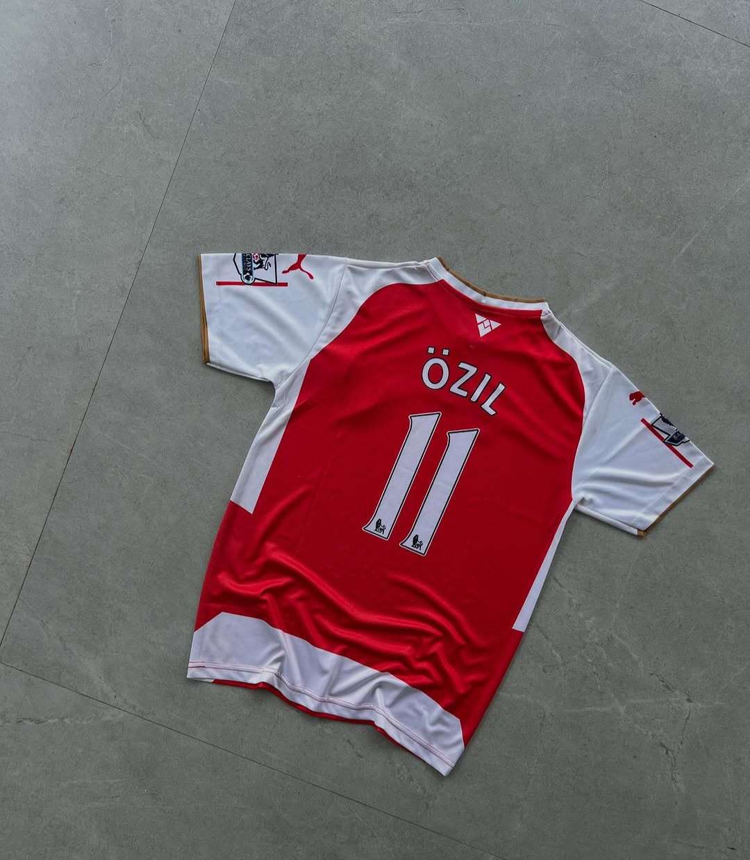 ARSENAL RETRO 2015-16 OZIL (EMBROIDERY LOGOS)