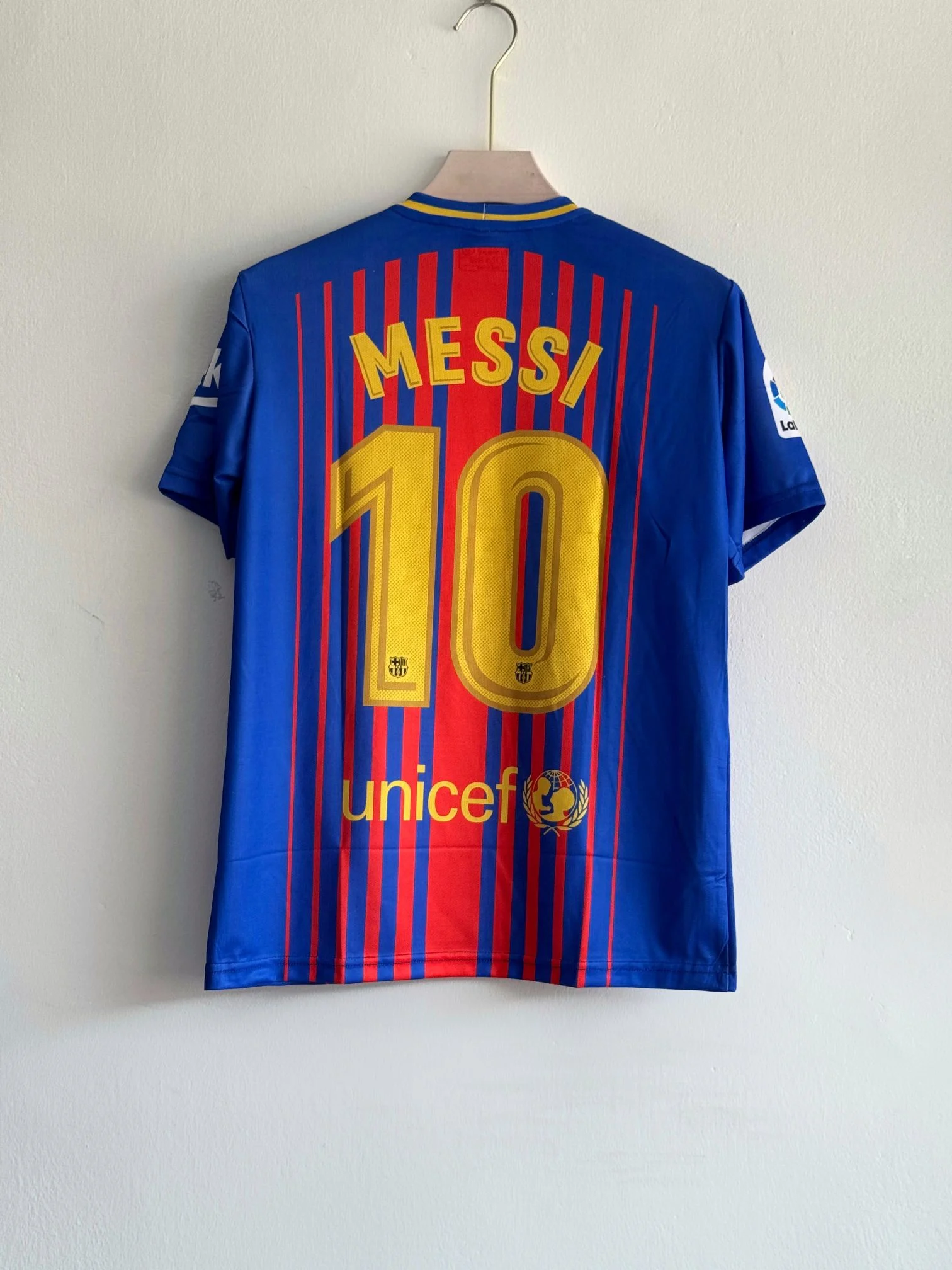 BARCELONA RETRO 2017-18 HOME MESSI (EMBROIDERY LOGOS)