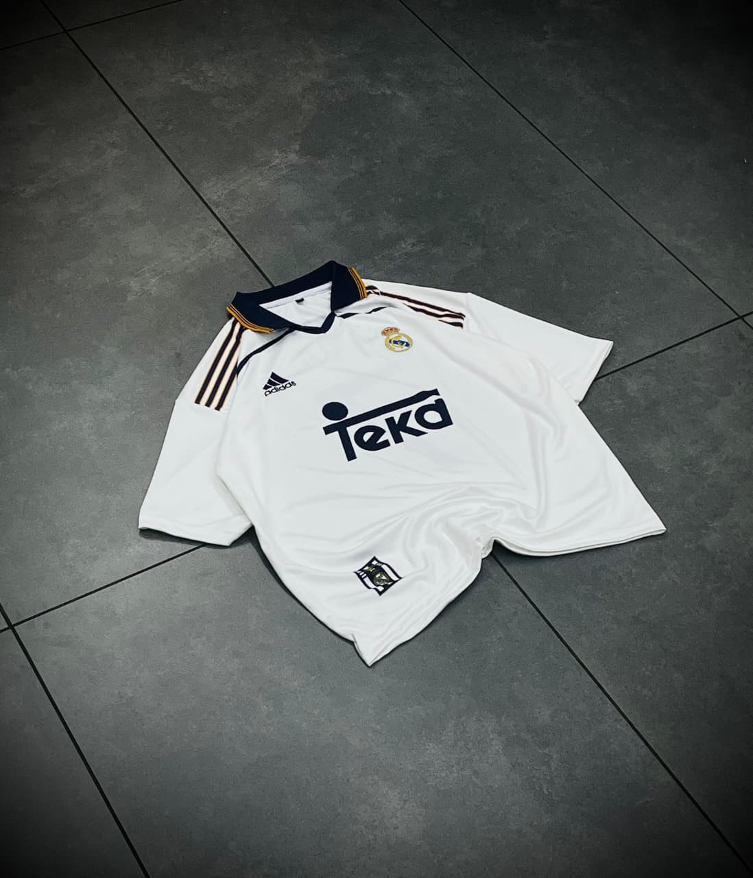 REAL MADRID RETRO 1998-20 HOME KIT COLLAR FIVE SLEEVE RAUL (EMBROIDERY LOGOS)