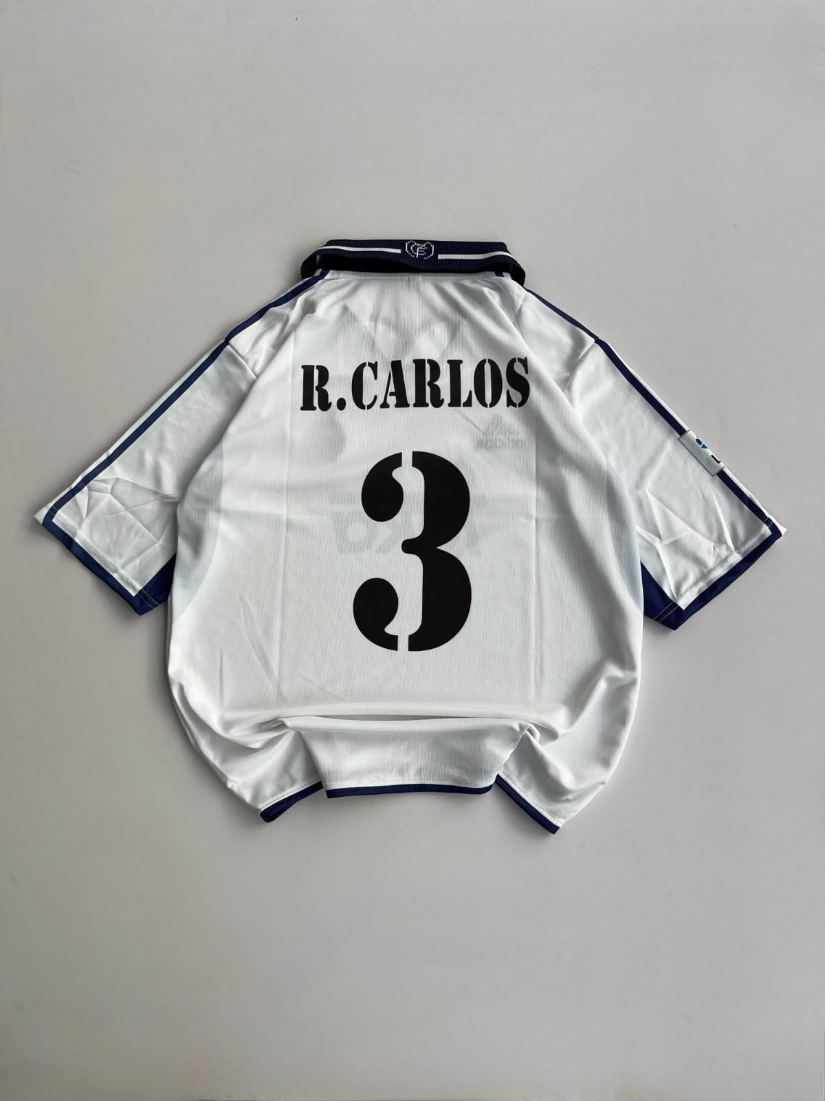 REAL MADRID RETRO 1999/00 HOME KIT COLLAR FIVE SLEEVE CARLOS (EMBROIDERY LOGOS)