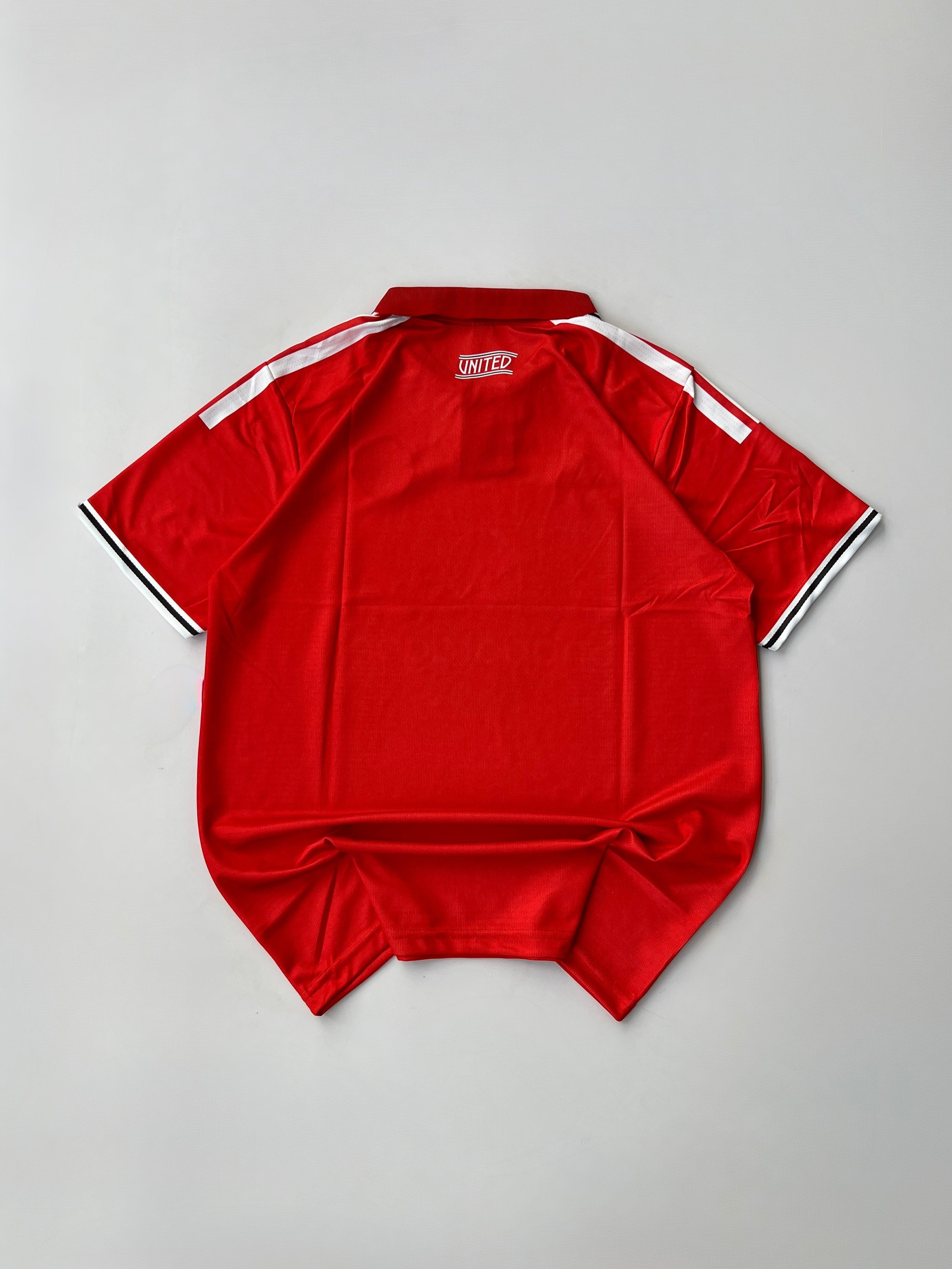 MANCHESTER UNITED 2026-27 HOME KIT COLLAR (EMBROIDERY LOGOS)