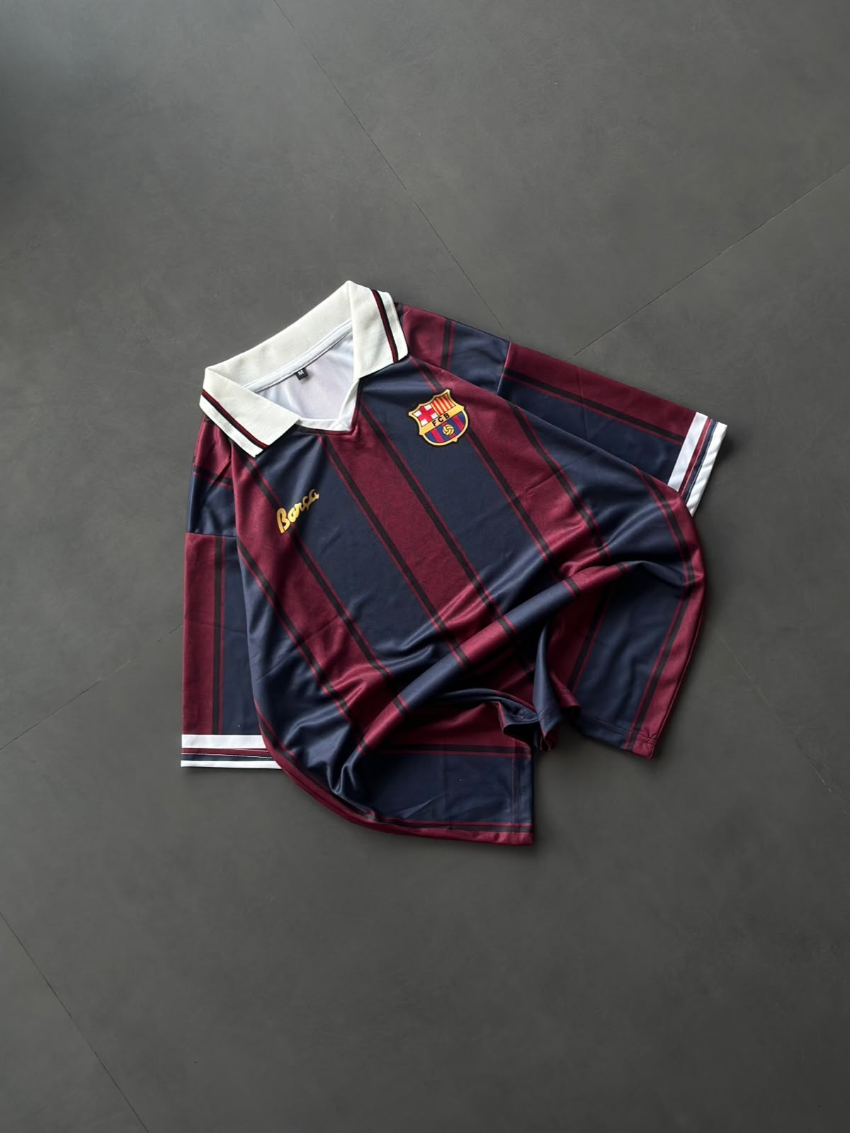 BARCELONA SPECIAL EDITION FIVE SLEEVE COLLAR CRUYFF