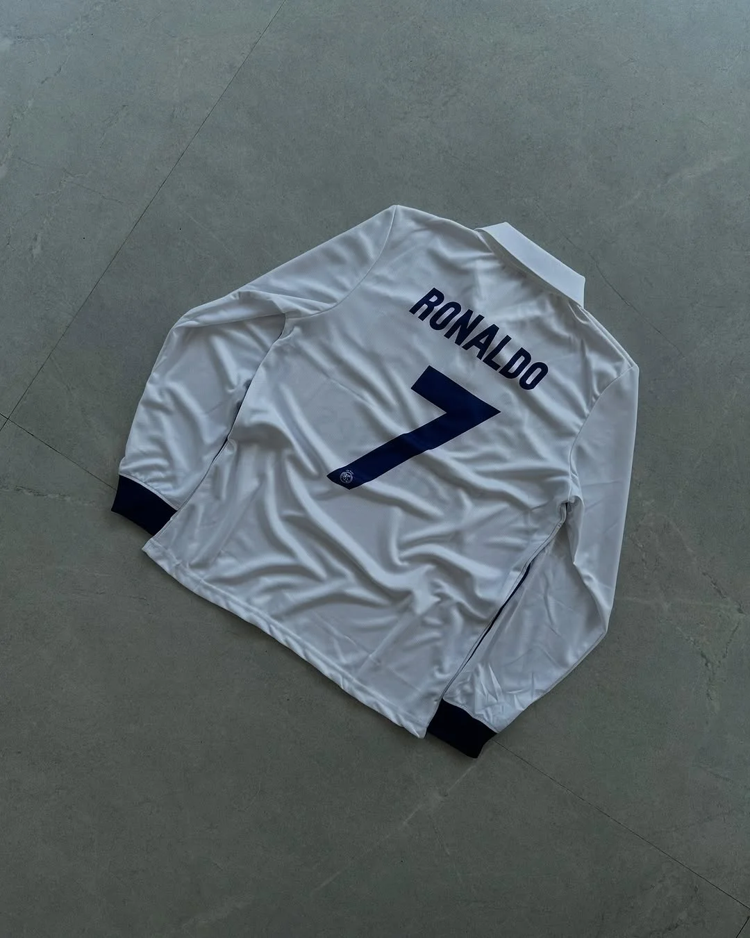 REAL MADRID RETRO 2016-17 HOME KIT COLLAR FULL SLEEVE RONALDO (EMBROIDERY LOGOS)