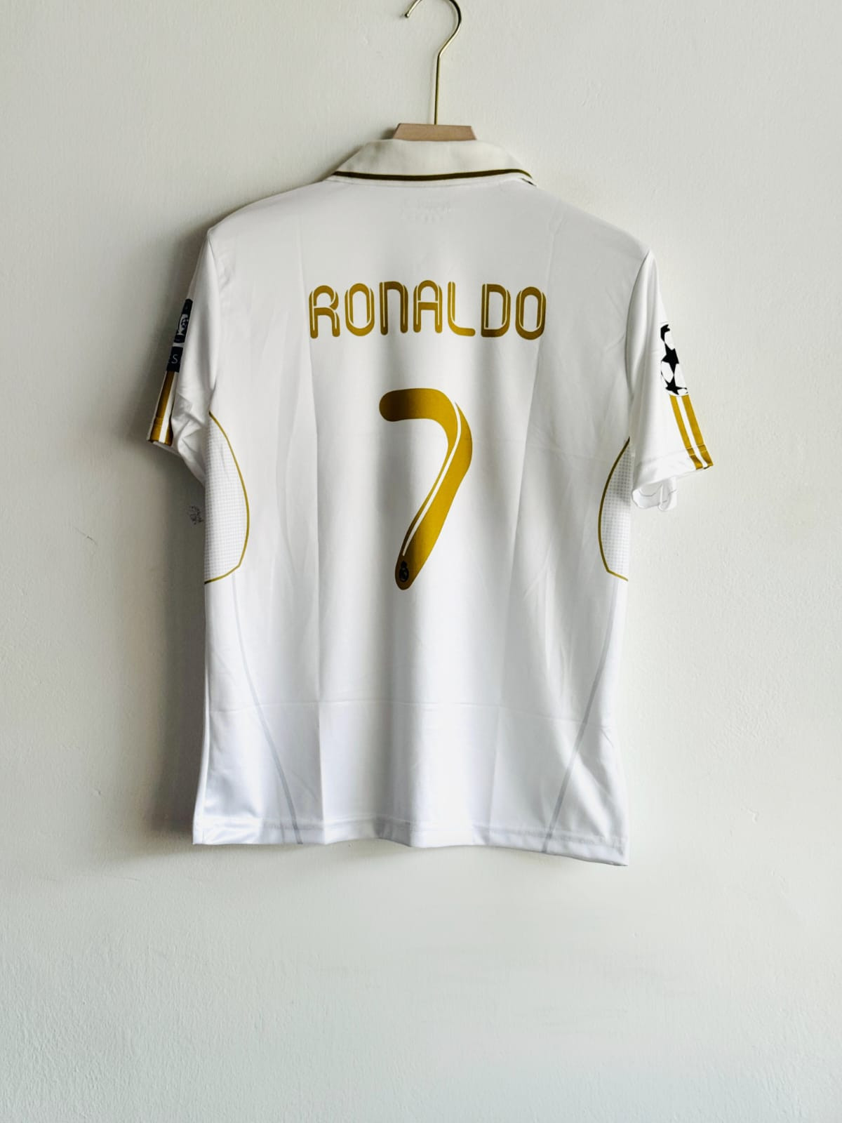 REAL MADRID RETRO 2011-12 HOME RONALDO with COLLAR (EMBROIDERY LOGOS)