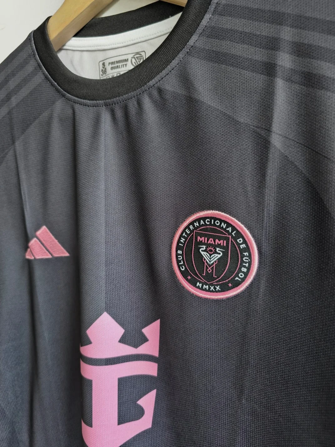 INTER MIAMI AWAY 2025-26 MESSI (EMBROIDERY LOGOS)