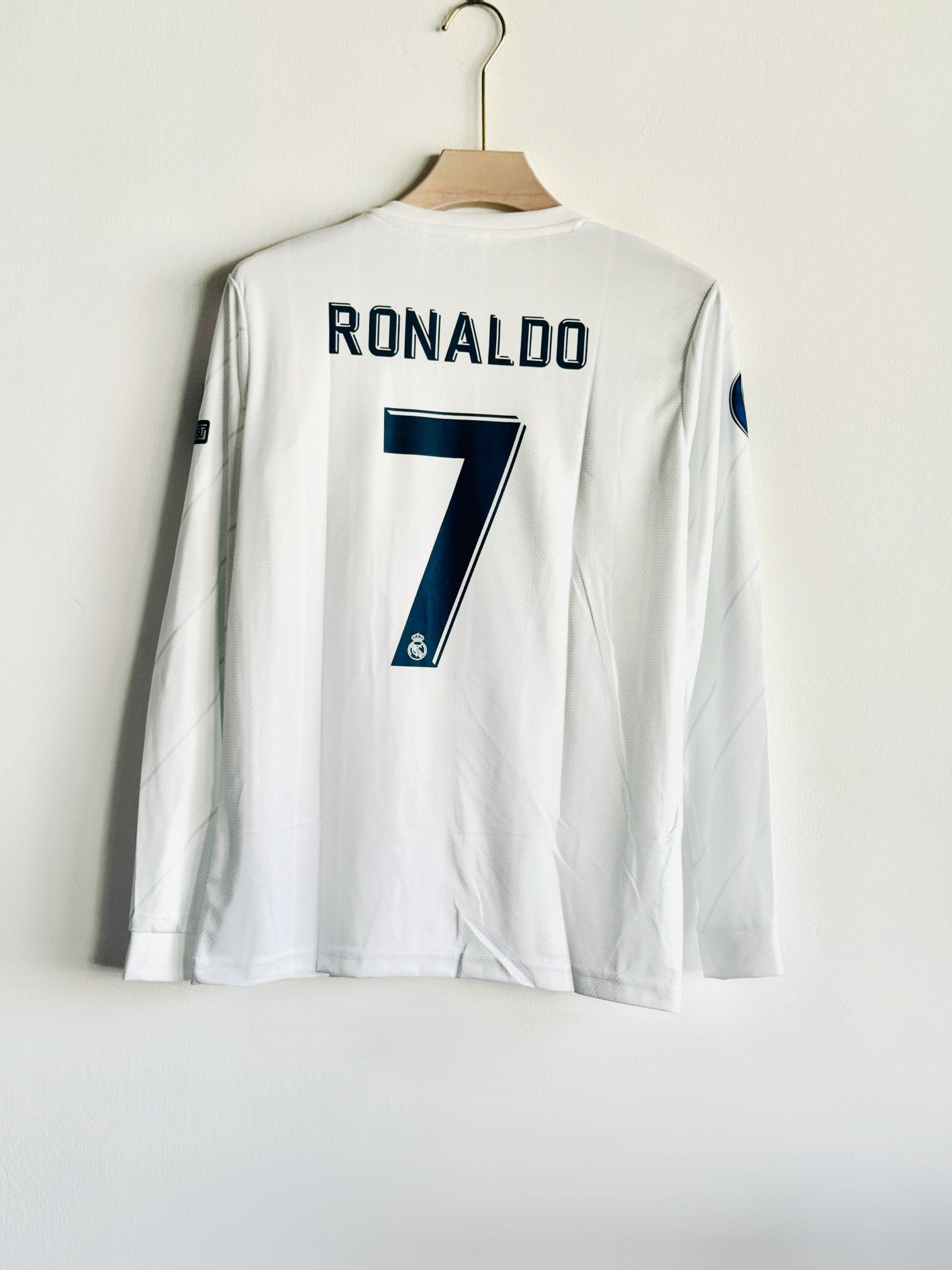 REAL MADRID RETRO 2017-18 HOME KIT FULL SLEEVE RONALDO (EMBROIDERY LOGOS)