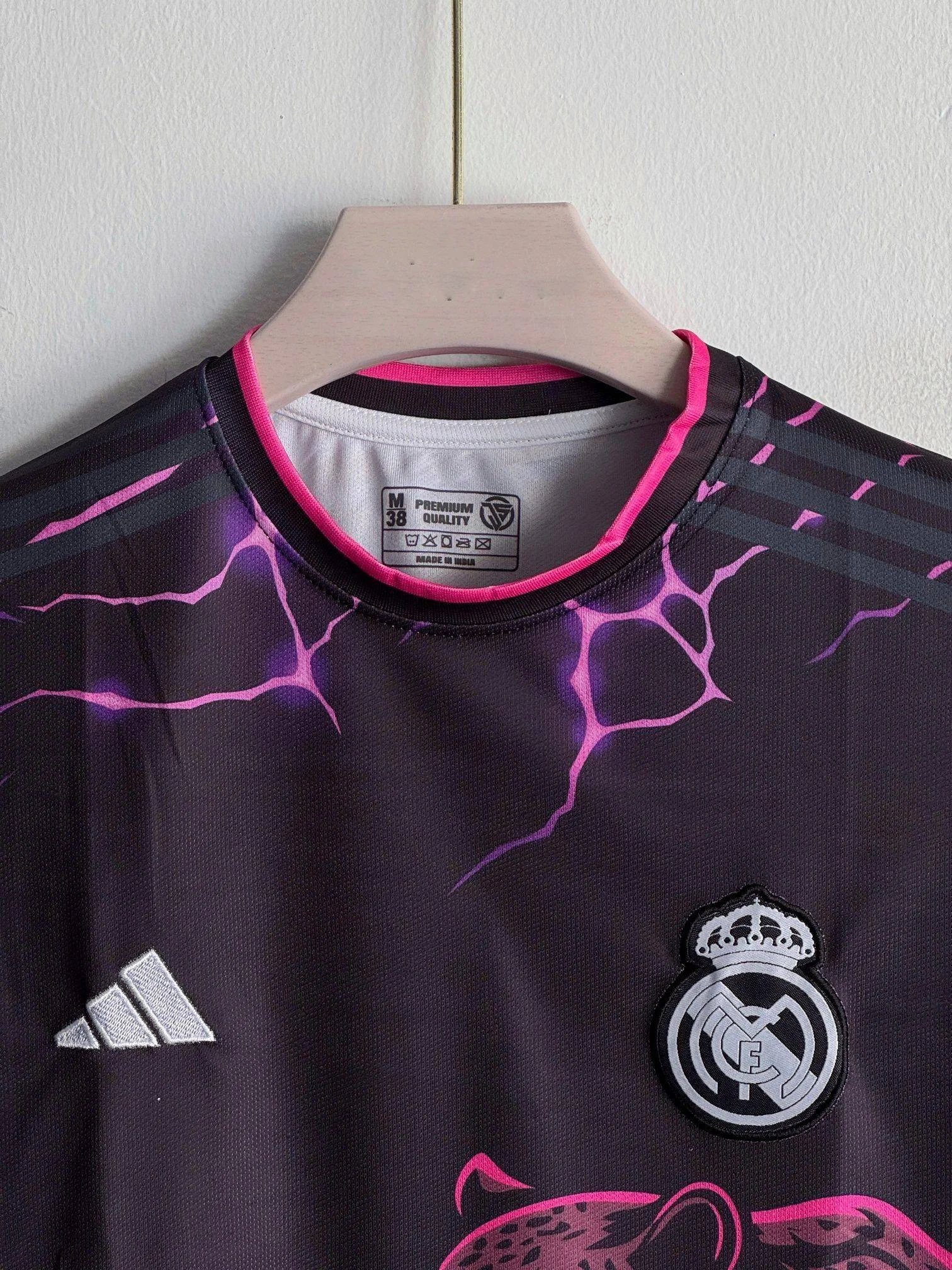 REAL MADRID 2025 SPECIAL EDITION PINK PANTHER KIT ( EMBROIDERY LOGOS)