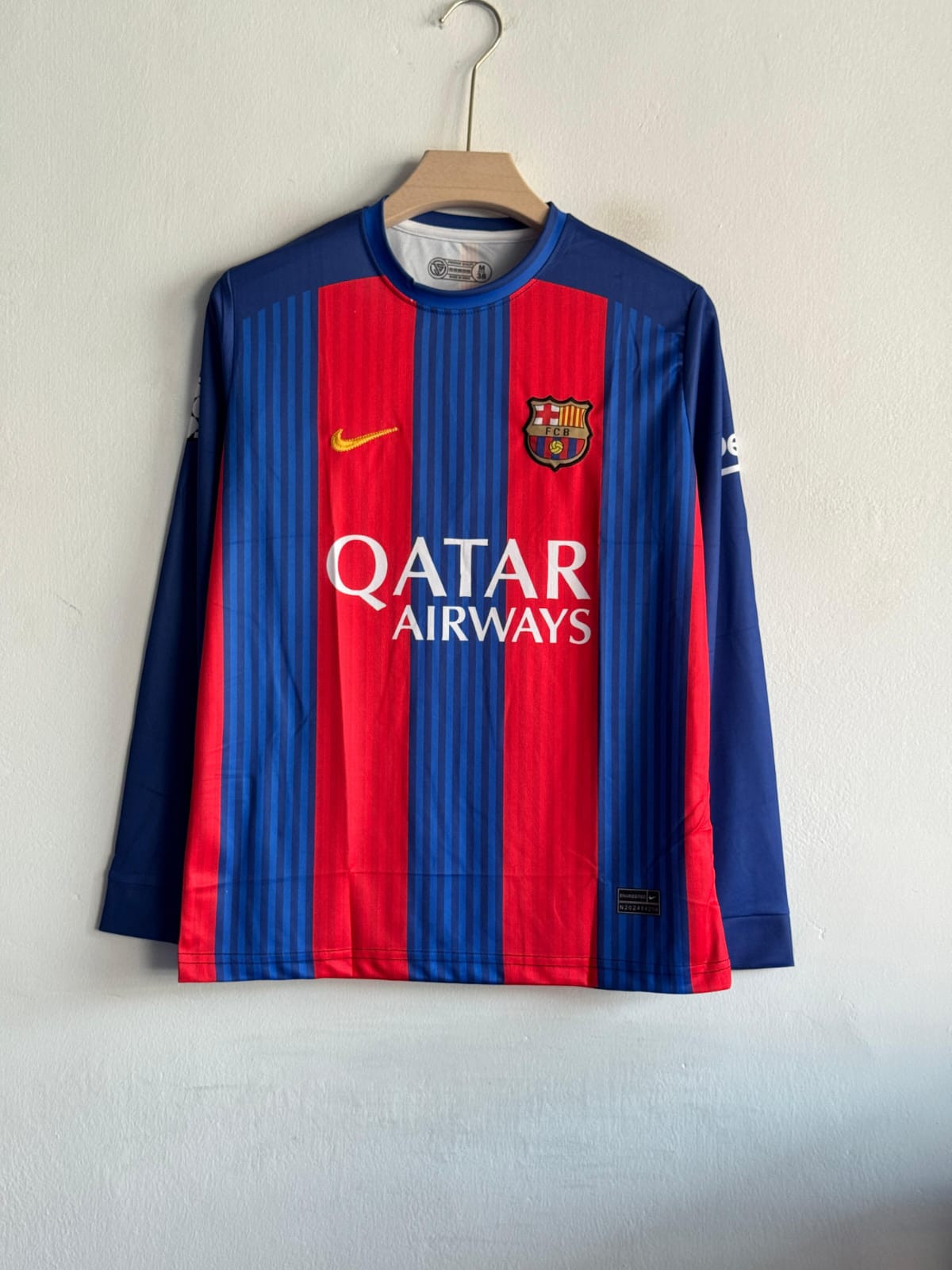 BARCELONA RETRO 2016-17 HOME KIT FULL SLEEVE MESSI (EMBROIDERY LOGOS)