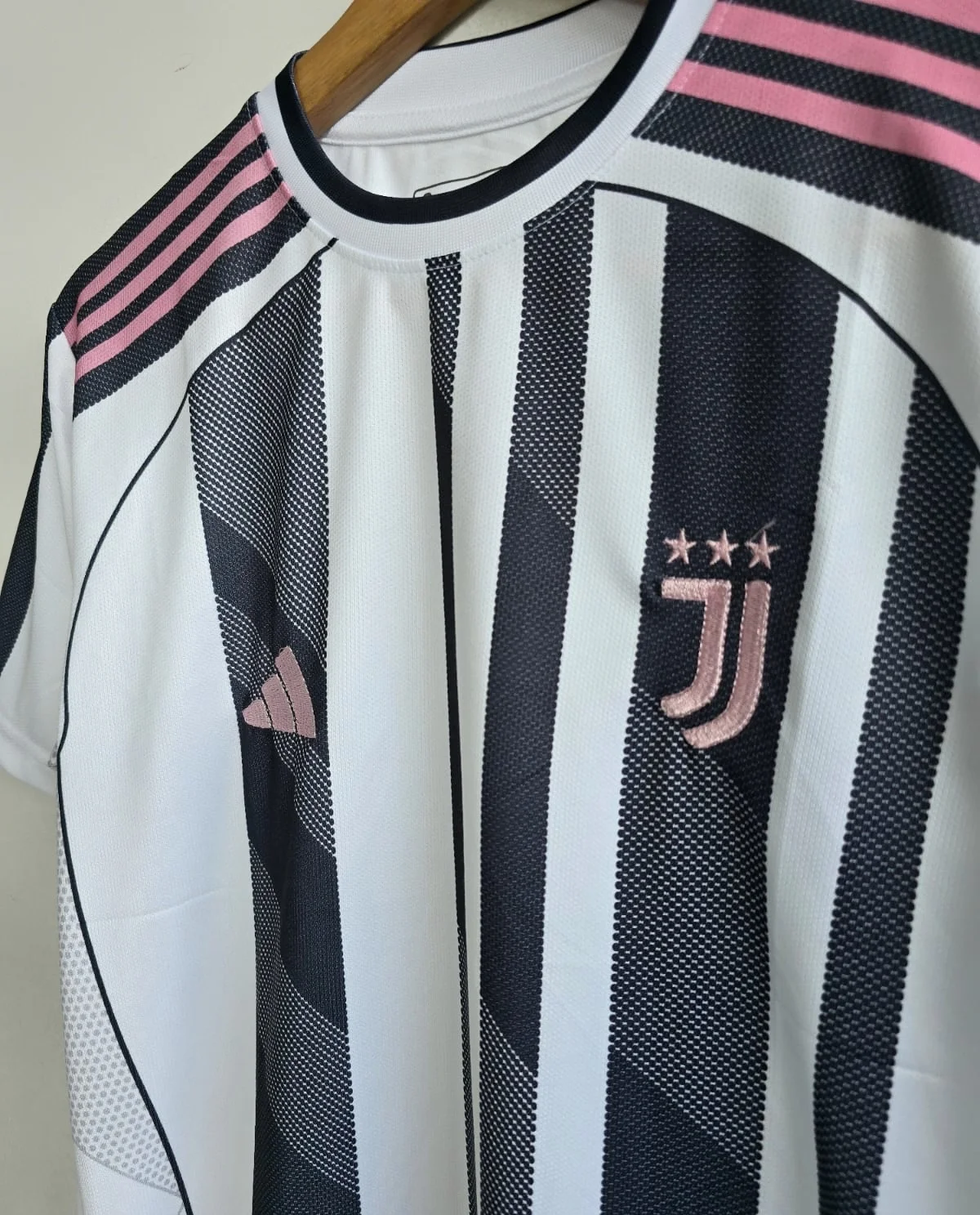 JUVENTUS 2025-26 HOME ( EMBROIDERY LOGO )